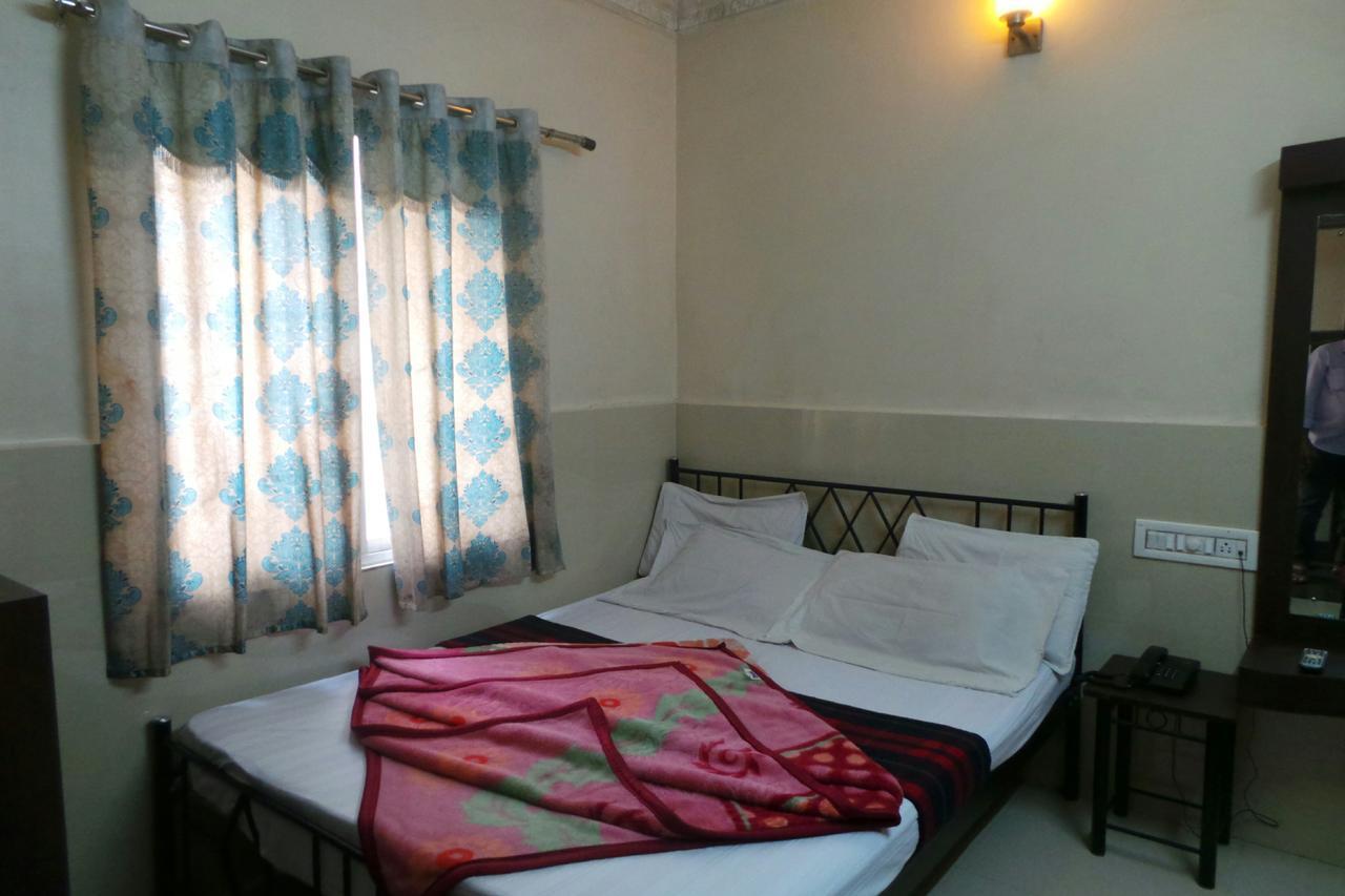 Manjusri Paradise Bangalore Bagian luar foto